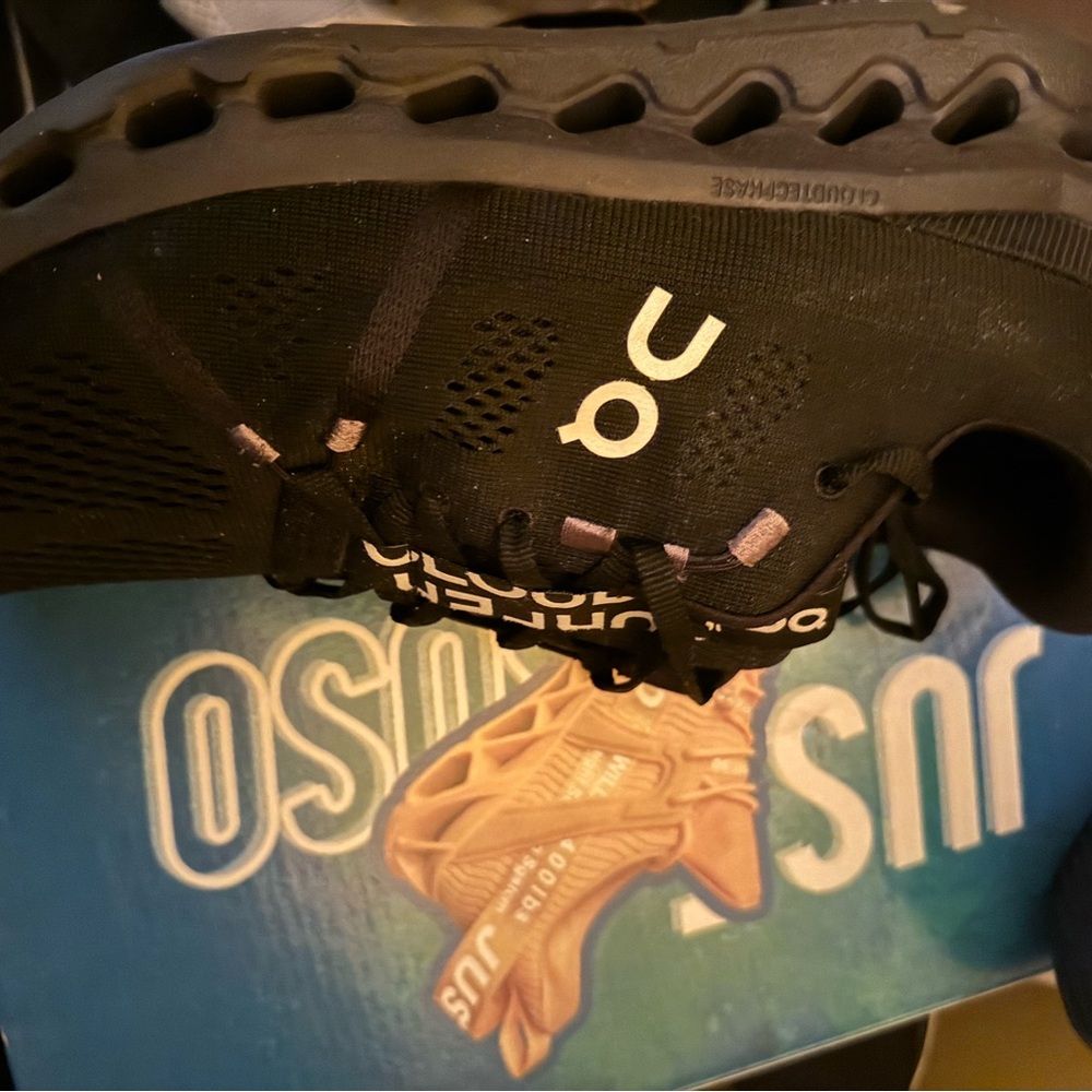 Women cloud size 11